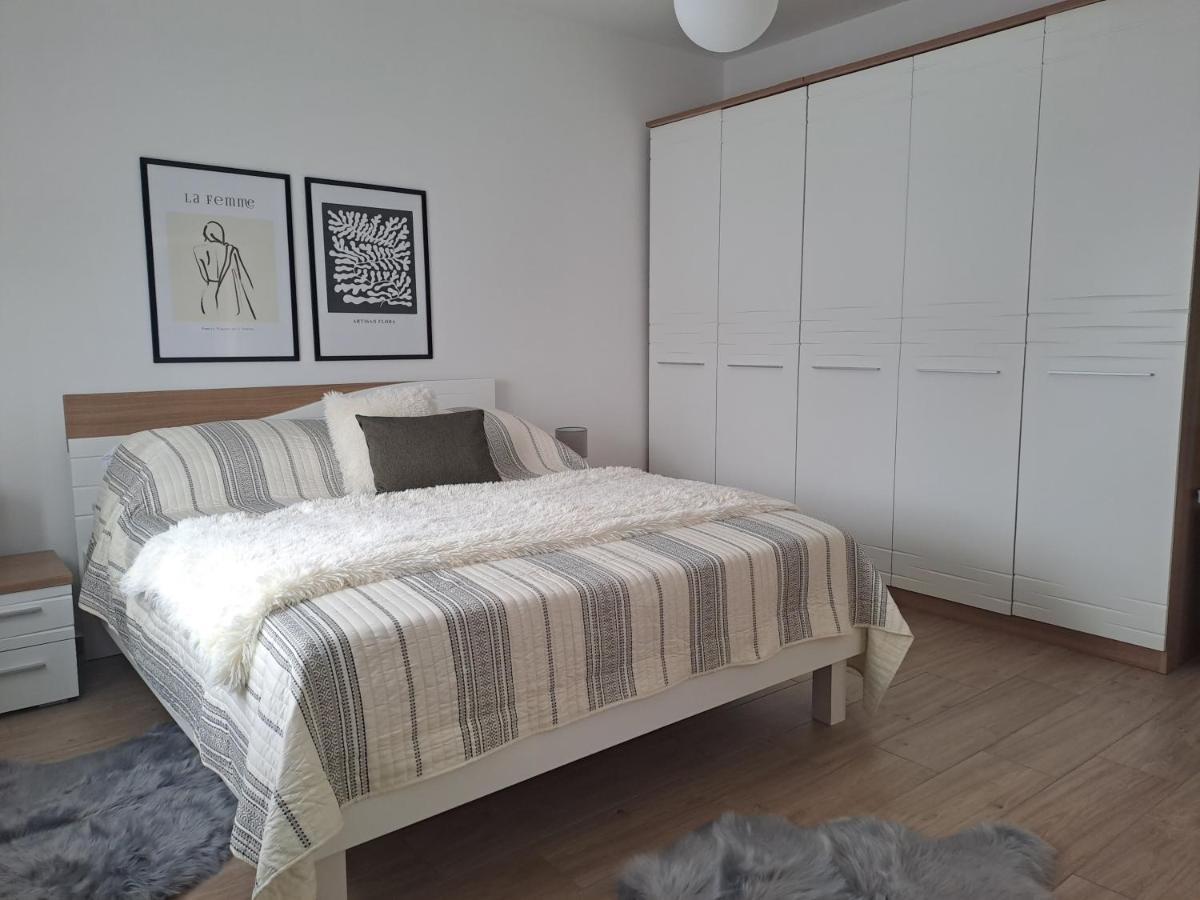 Doki Apartment ชิเบนิก ภายนอก รูปภาพ
