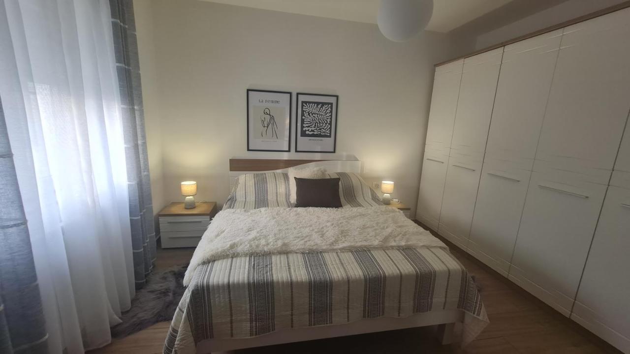 Doki Apartment ชิเบนิก ภายนอก รูปภาพ