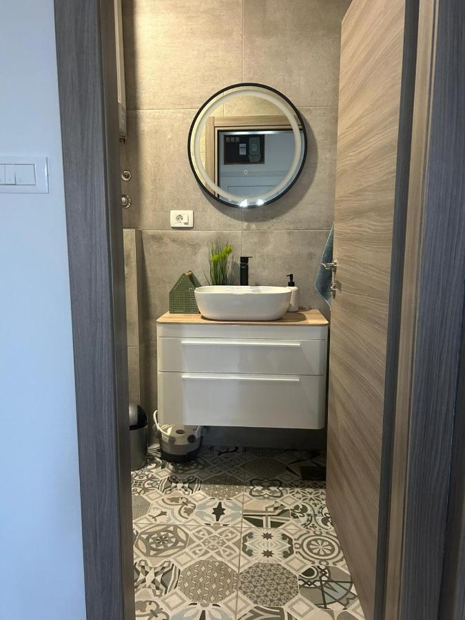 Doki Apartment ชิเบนิก ภายนอก รูปภาพ