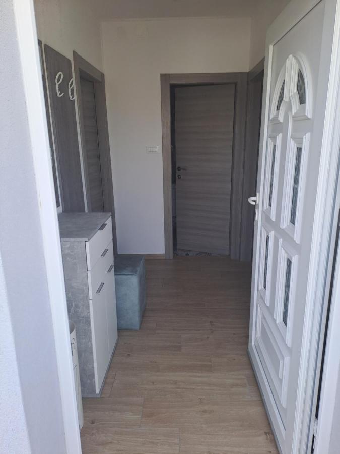 Doki Apartment ชิเบนิก ภายนอก รูปภาพ