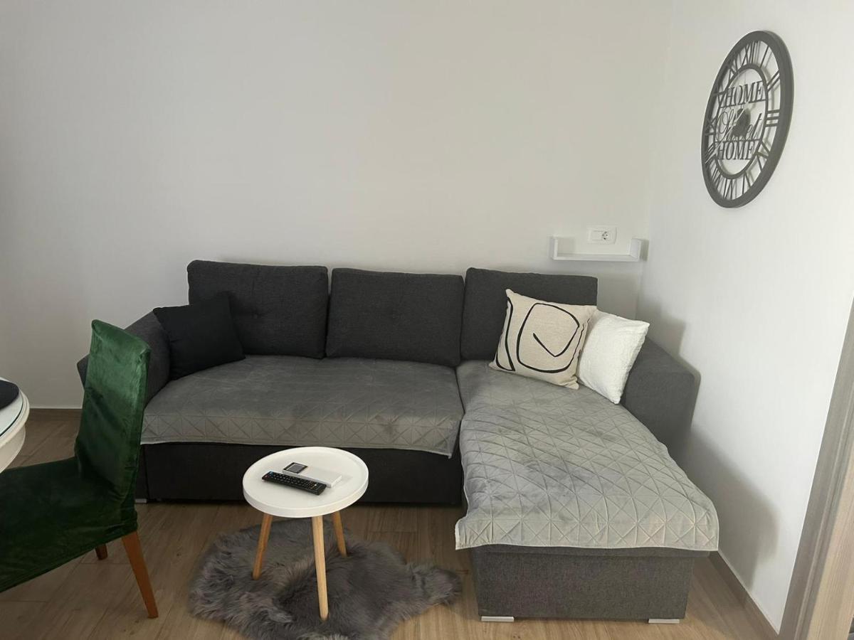 Doki Apartment ชิเบนิก ภายนอก รูปภาพ